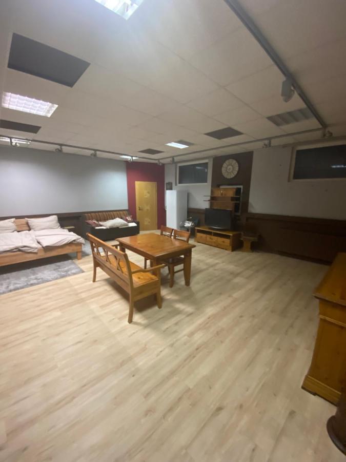 Nous Cafe & Restaurant Hotel Krumnussbaum Bagian luar foto