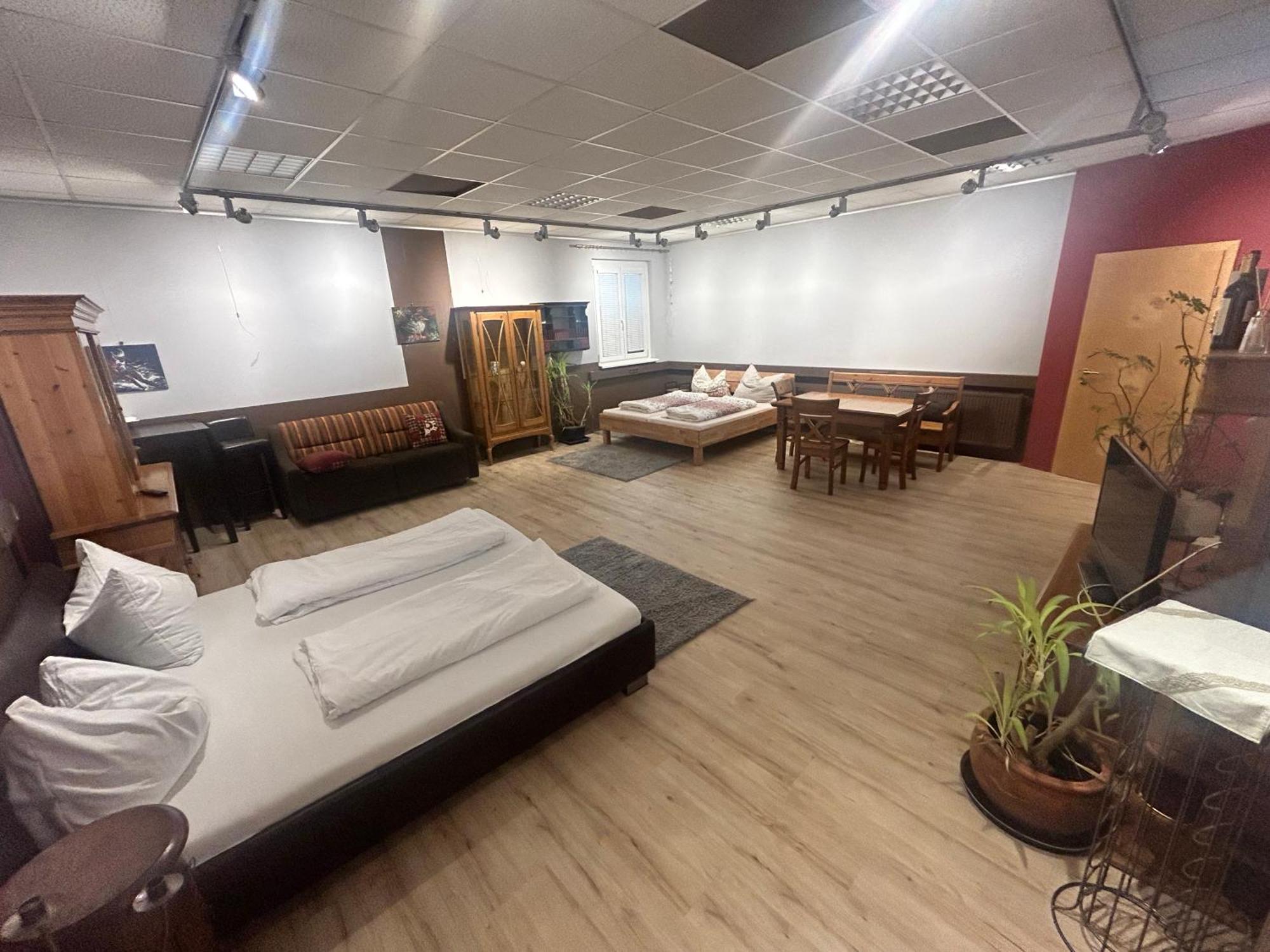Nous Cafe & Restaurant Hotel Krumnussbaum Bagian luar foto