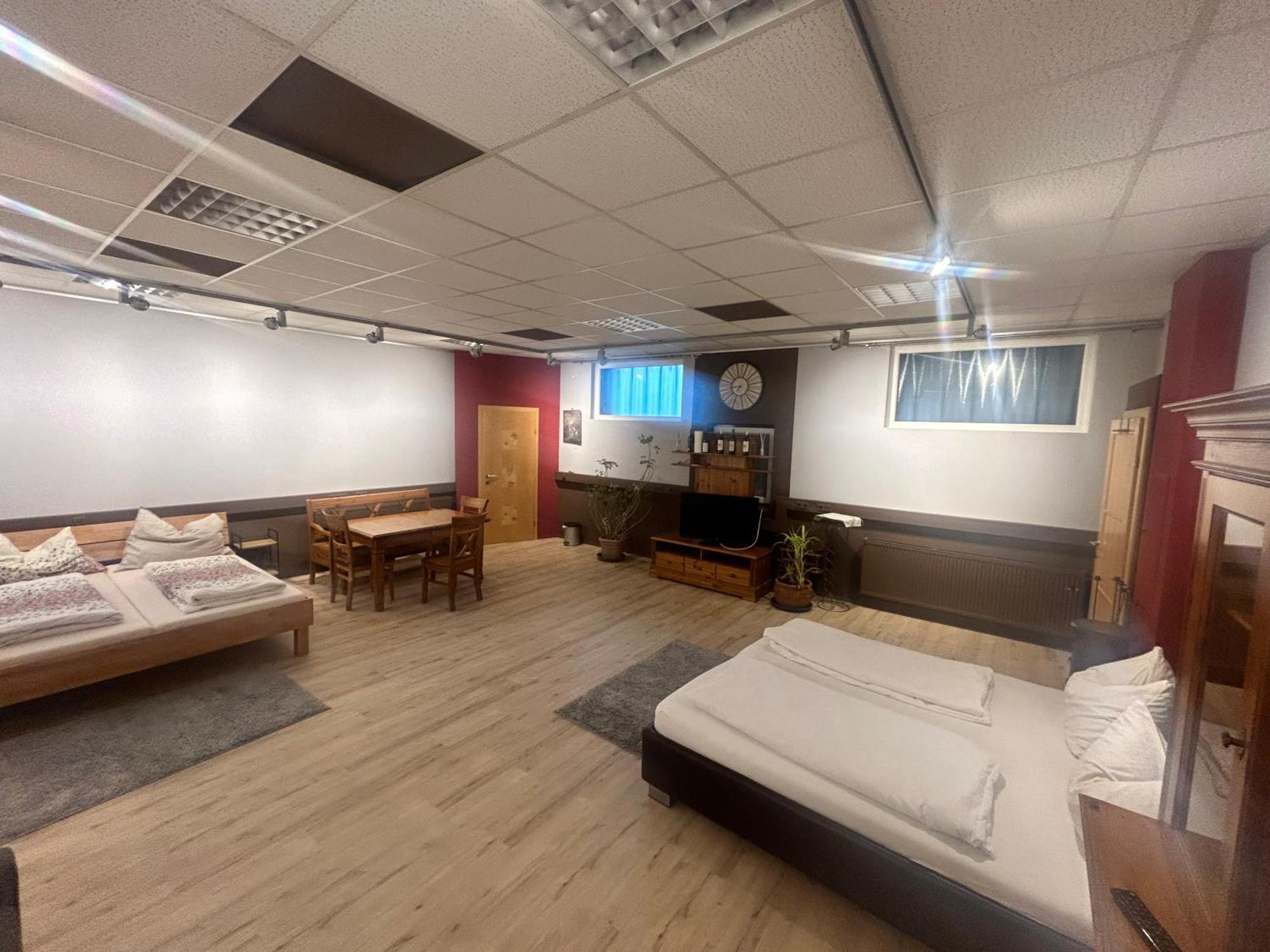 Nous Cafe & Restaurant Hotel Krumnussbaum Bagian luar foto